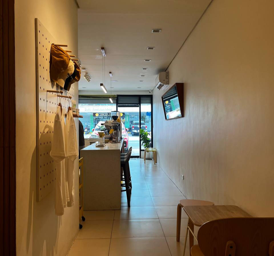 Merch and Slow Bar Area (3 pax)